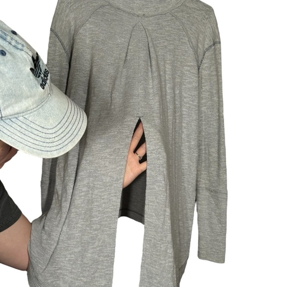 Free People We The Free Split Back Turtle Neck Size XS - Picture 4 of 6